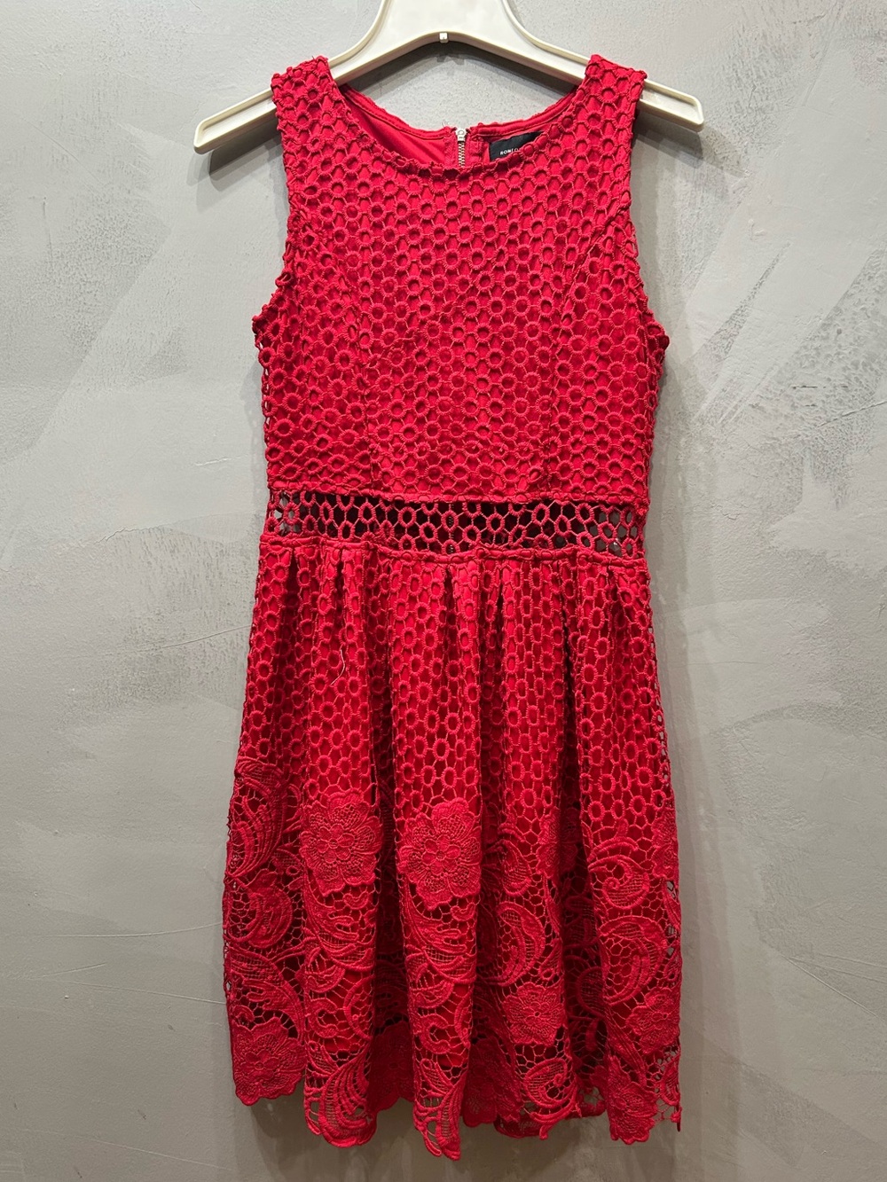 Romeo + Juliet | Romantic Red Lace Dress